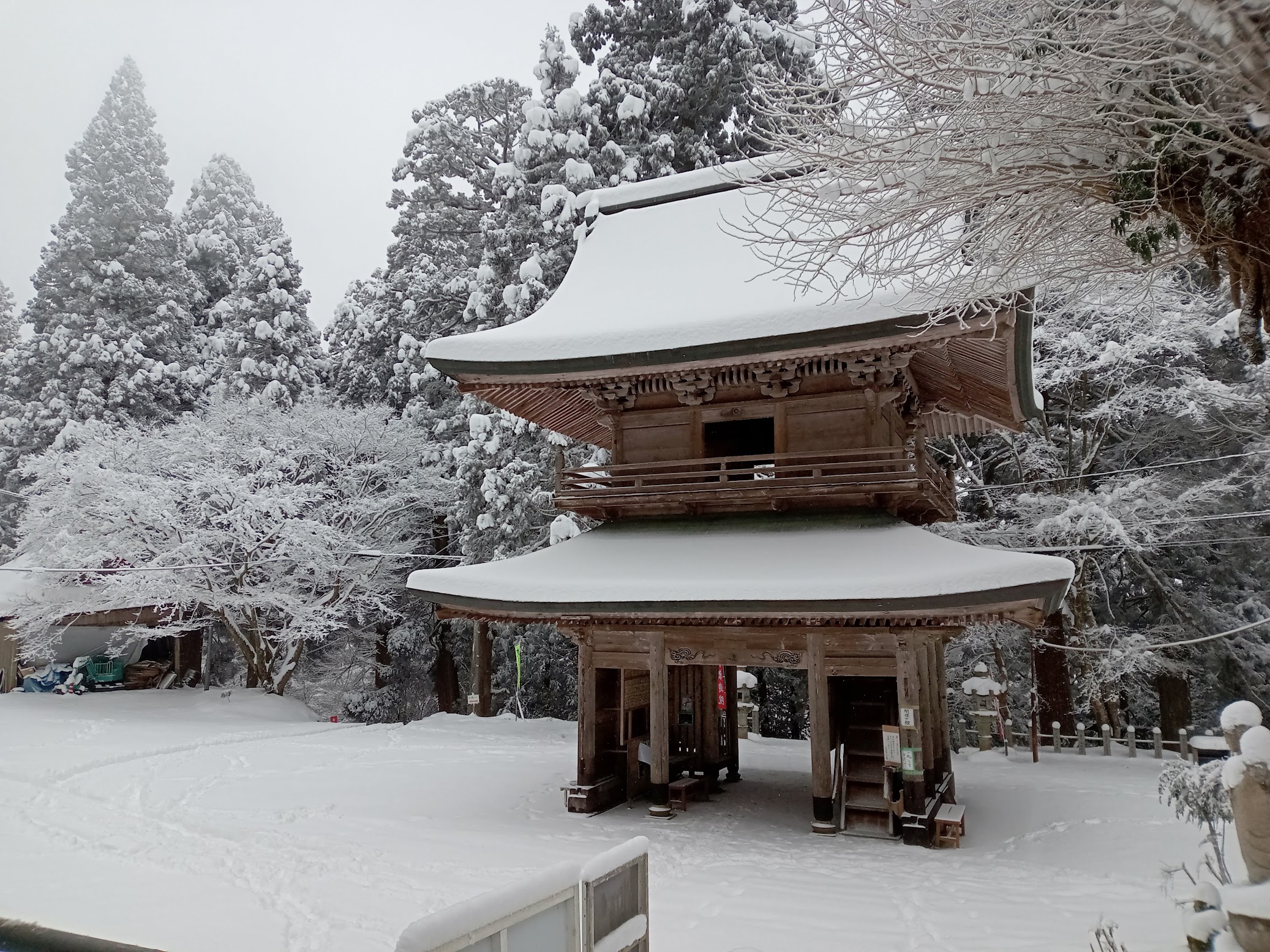 釈迦院も雪景色です